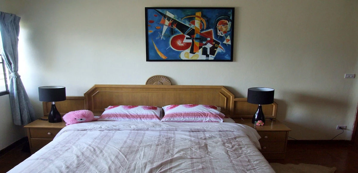 Master-Schlafzimmer mit Queen-Bett