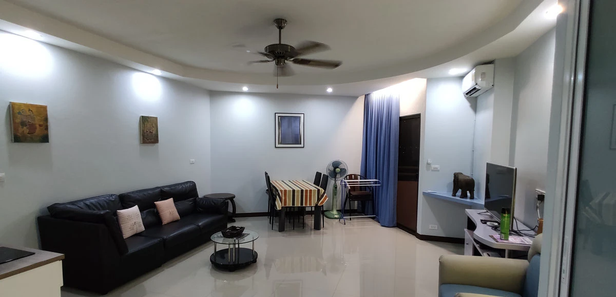 Modernes Studio-Condo zu Verkaufen in Chiang Mai - Wohnzimmer